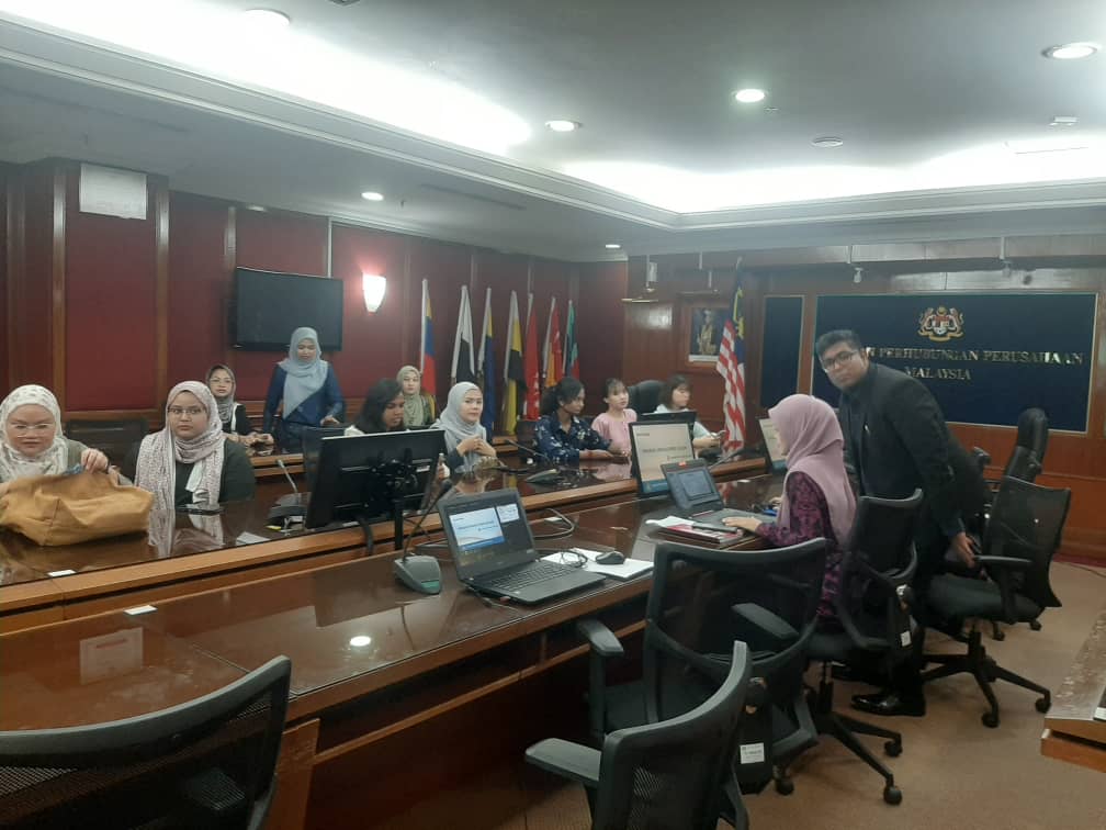 Lawatan Sambil Belajar ke Jabatan Perusahaan Malaysia, Kementerian Sumber Manusia di Putrajaya. 